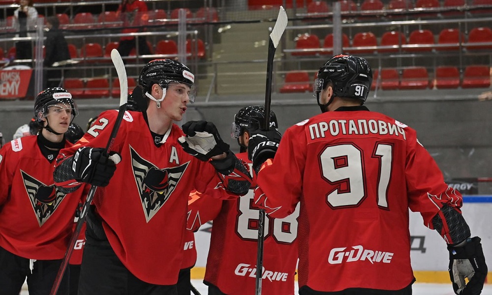 «Омские Крылья» продлили победную серию на старте чемпионата ВХЛ до четырёх матчей