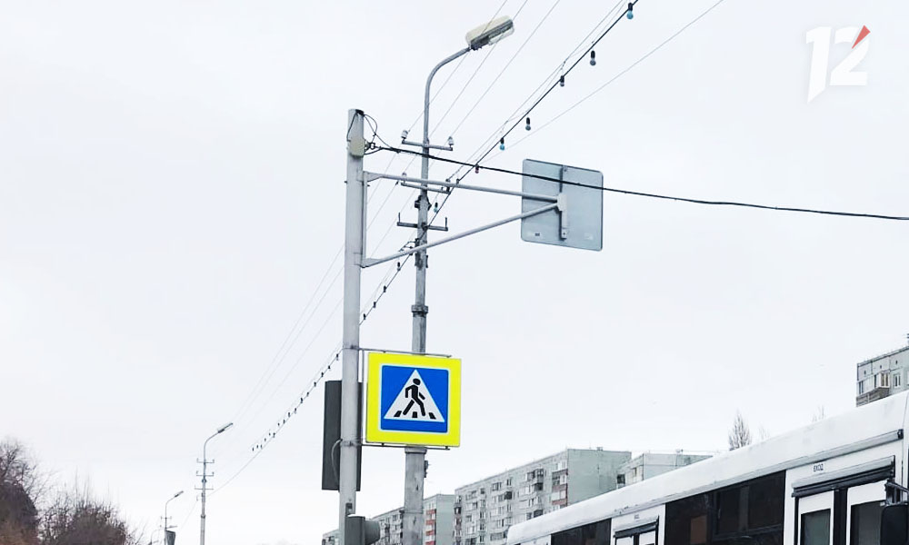 В Омске нашли водителя, сбившего женщину с ребёнком 