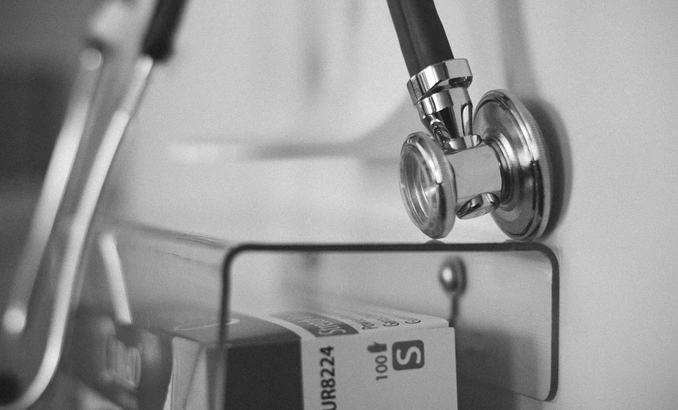 В Омске из-за отравления психоактивными веществами в больницу попали сразу двое подростков