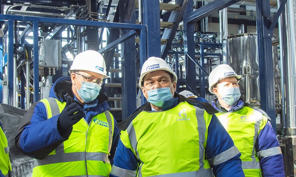 Министр промышленности Омской области посетил стройплощадку нового завода катализаторов