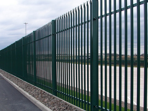 Омич решил отметить день рождения за счёт украденного с ж/д станции ограждения