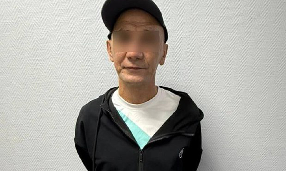 По горячим следам: сотрудники омской полиции задержали омича, обвиняемого в краже серебряной цепи и телефона