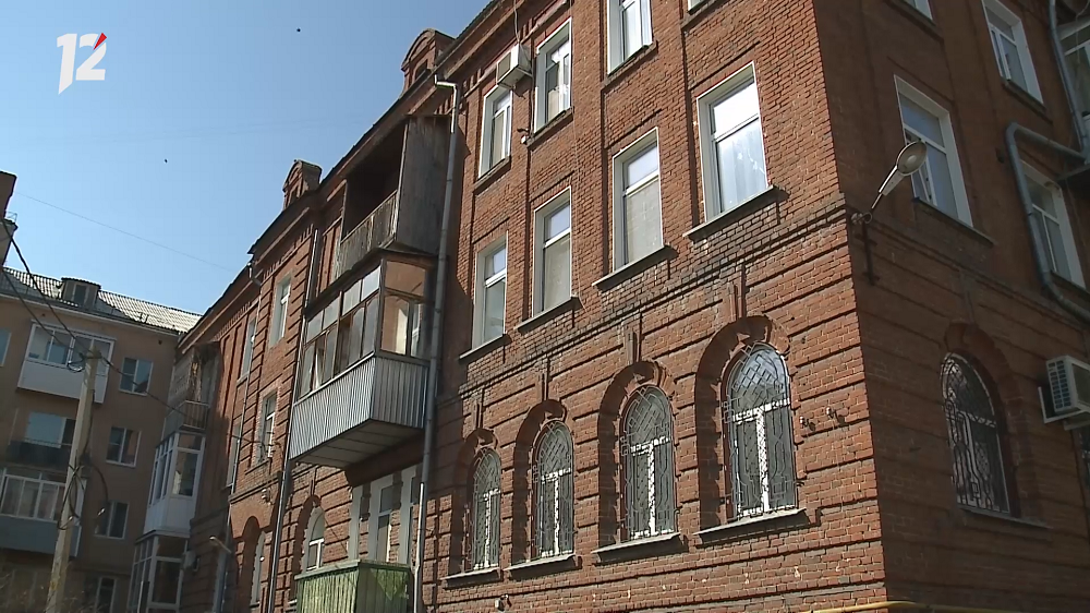 В минстрое РФ разъяснили ситуацию со штрафами за остекление и обшивку балконов 