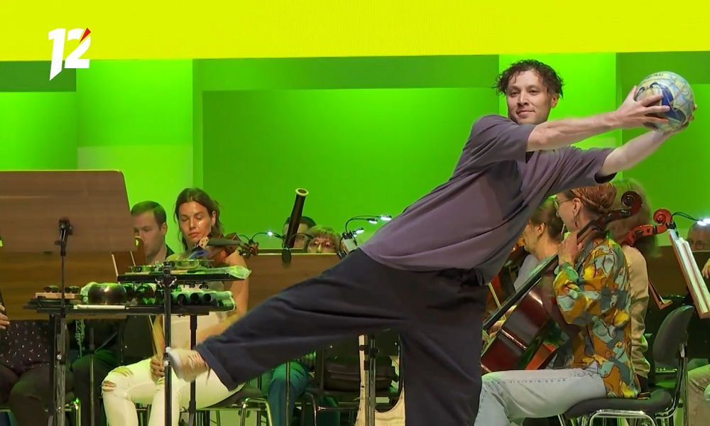 На сцене омского Концертного зала прошёл показ музыкально-спортивного перфоманса «Симфоспорт» (12+)