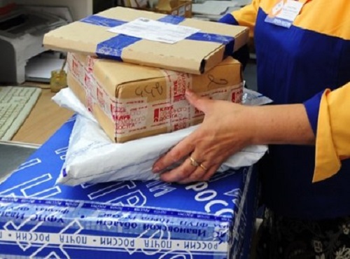 Начальница почты присвоила одну из посылок, которая предназначалась для ребёнка