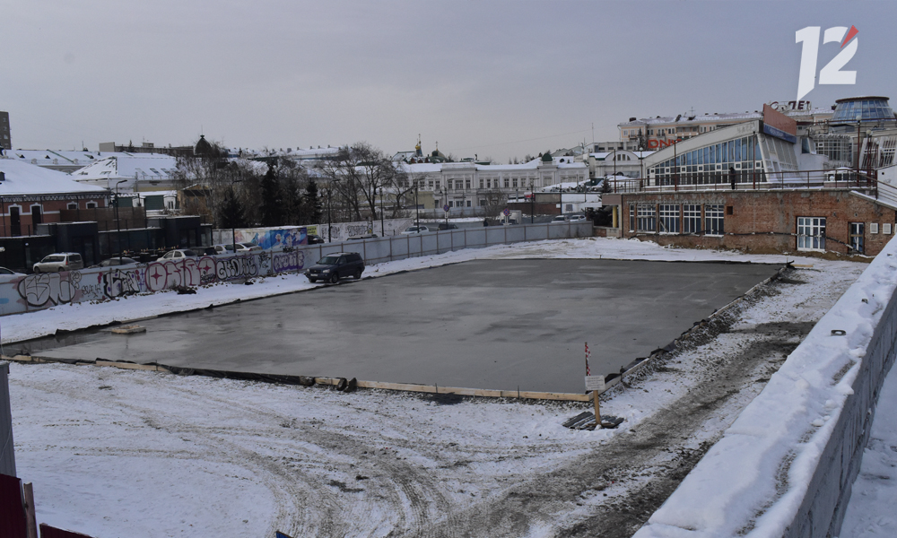 В Омске залили бетоном площадку для скейт-парка у ТК «Летур» [ФОТО]