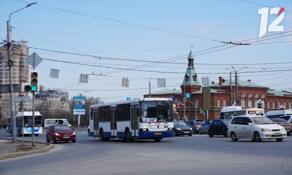 Два омских автобусных маршрута из-за полумарафона будут действовать по изменённым схемам