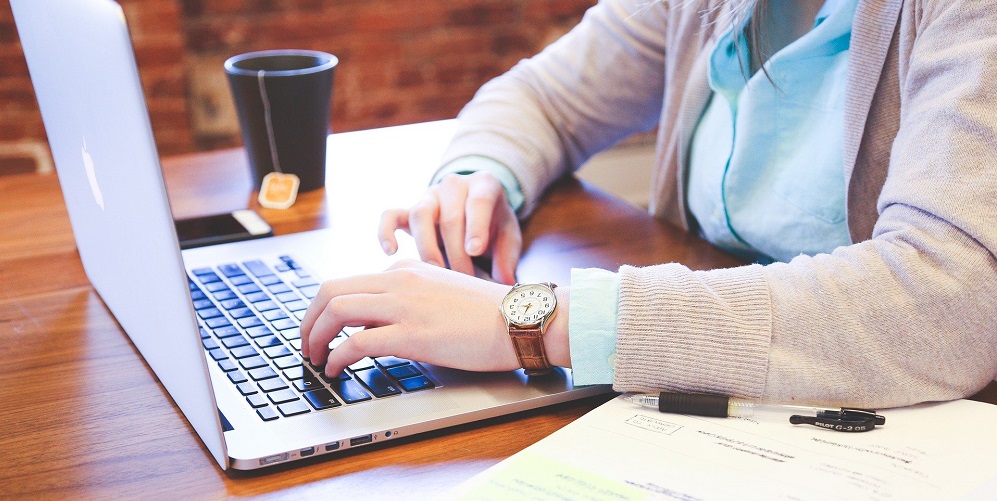 Продавал "воздух": омича обвинили в 32 дистанционных преступлениях