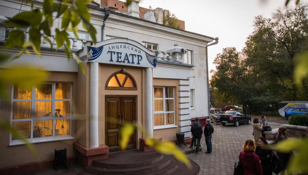 Актёр Омской драмы Владислав Пузырников ставит в Лицейском театре готический триллер