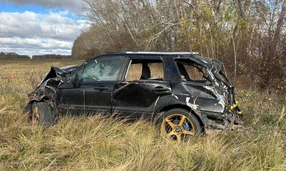 В Омской области иномарка съехала в кювет и опрокинулась