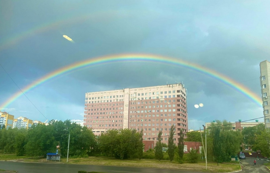 Уходя, дождливая погода порадовала омичей двойной радугой [ФОТО]