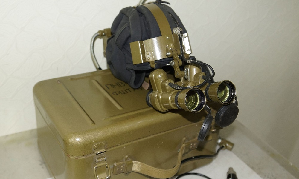 Омич получил условный срок за попытку контрабанды военного прибора