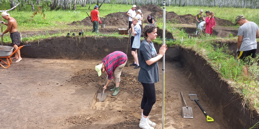 В Омской области начались археологические раскопки древнего кургана