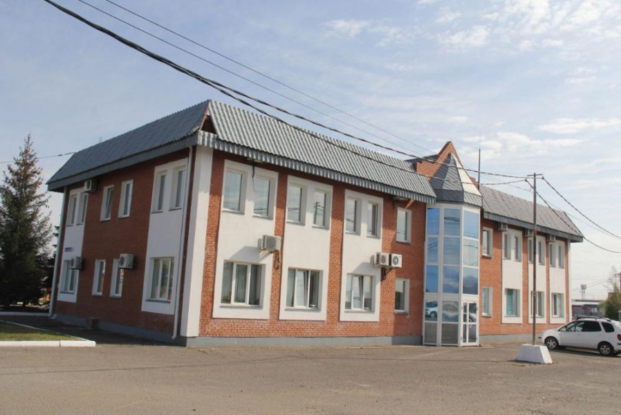 Мэр Омска Сергей Шелест передал детской школе искусств № 5 офис муниципальных рынков