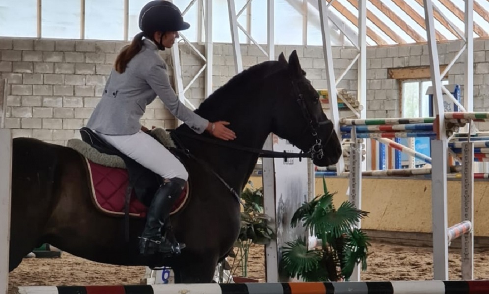 В Омской области прошли соревнования по конному спорту 