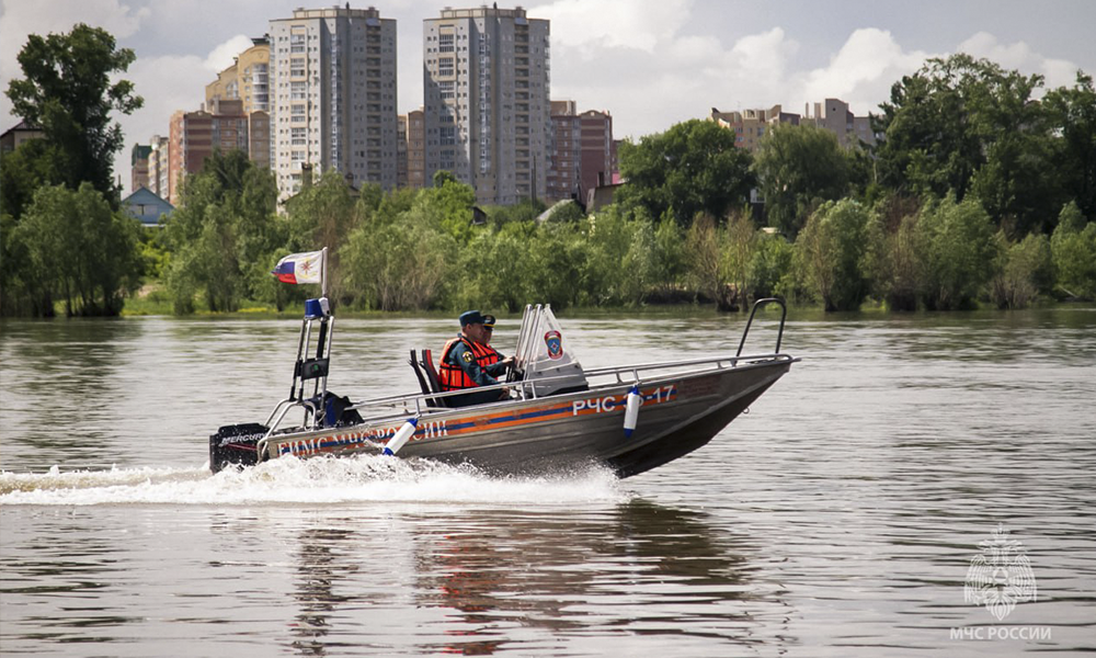 С 1 мая в Омской области правила нарушили 27 владельцев катеров 
