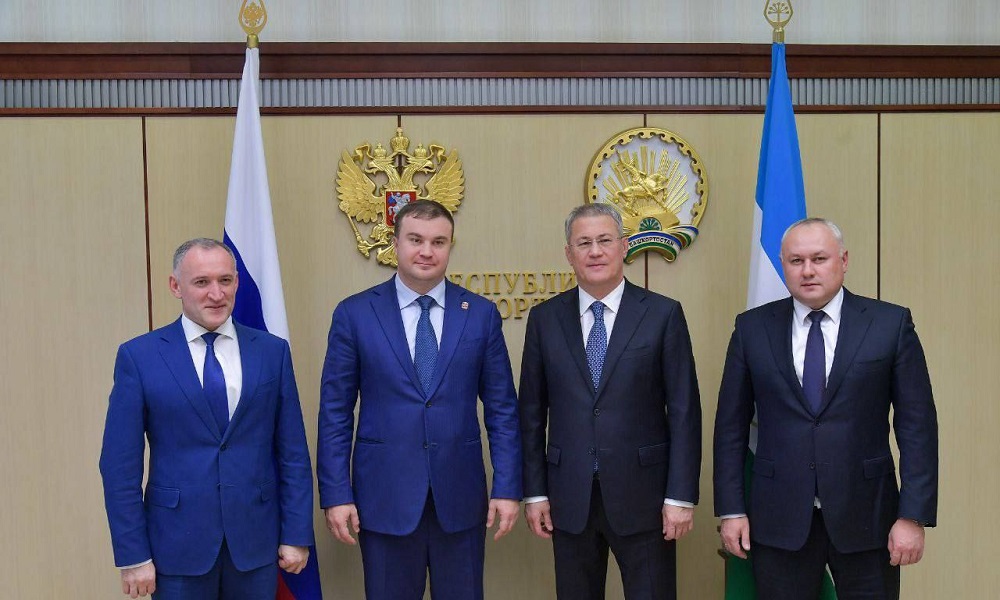 Виталий Хоценко принимает участие в юбилейном форуме межрегионального сотрудничества России и Казахстана