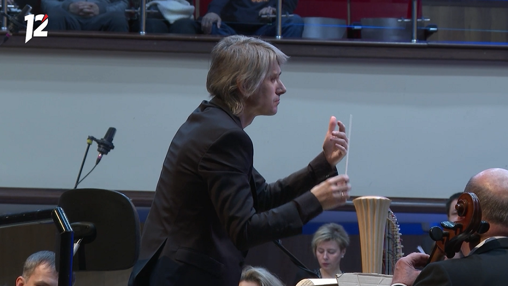 Омские меломаны смогут встретить Старый Новый год под музыку симфонического оркестра и вокал Юлианы Рогачёвой