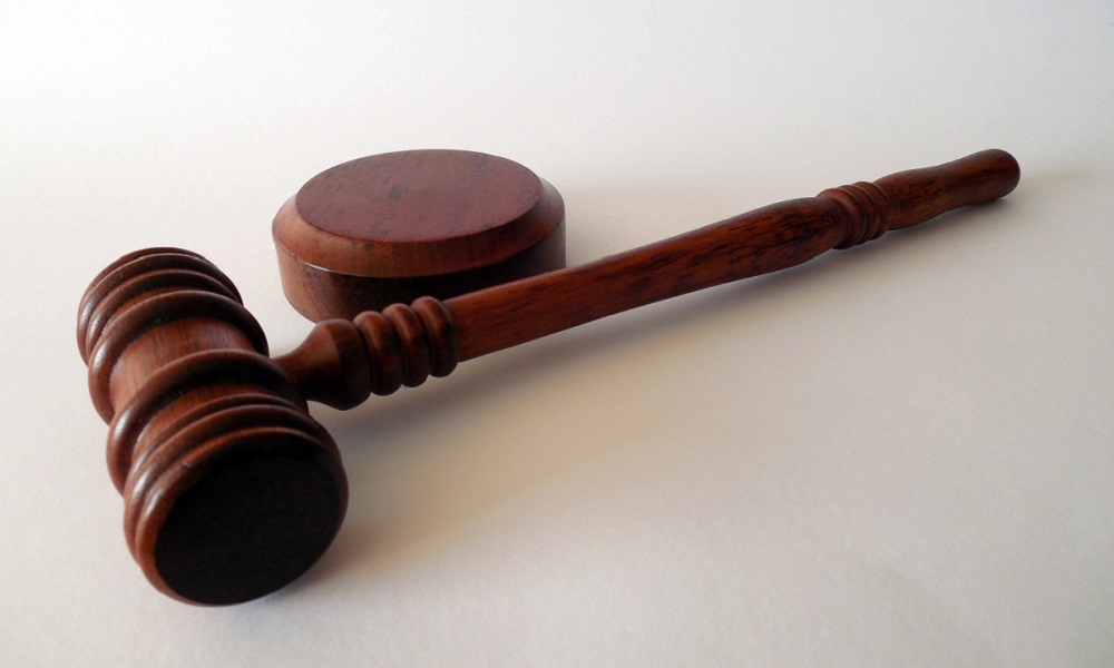 Омич смог привлечь досаждающих ему коллекторов к ответственности