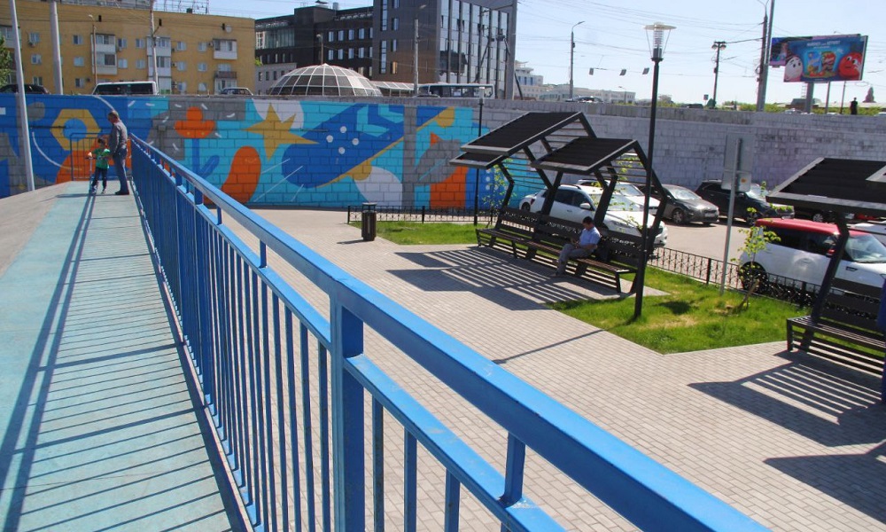В Омске восстановили скамейки в скейт-парке на Бударина