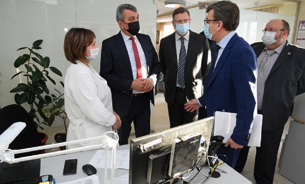 Сергей Меняйло и Александр Бурков посетили Омский территориальный центр медицины катастроф