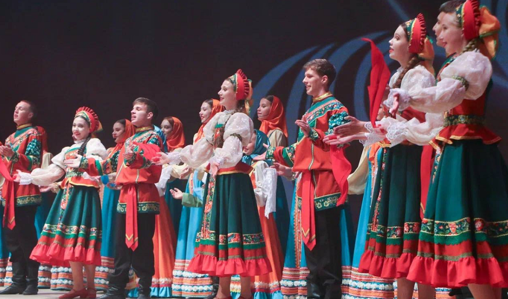 Губернатор Виталий Хоценко открыл IV Международный фестиваль «Хоровые игры Сибири — 2025»