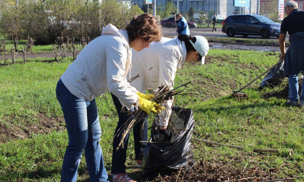 На вывоз мусора после субботников Омску из областного бюджета выделили более 11 млн рублей 