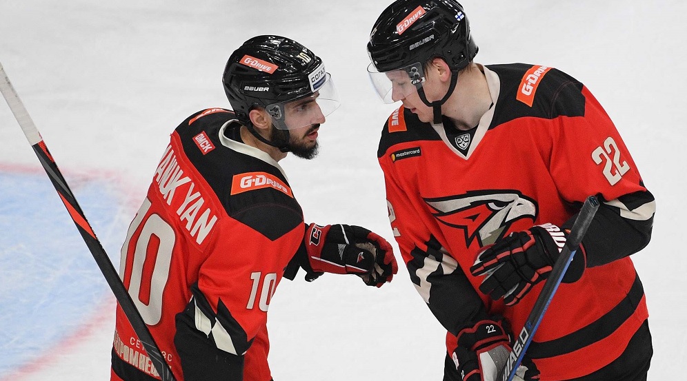 Омский "Авангард" покинут сразу три хоккеиста, среди них и Манукян