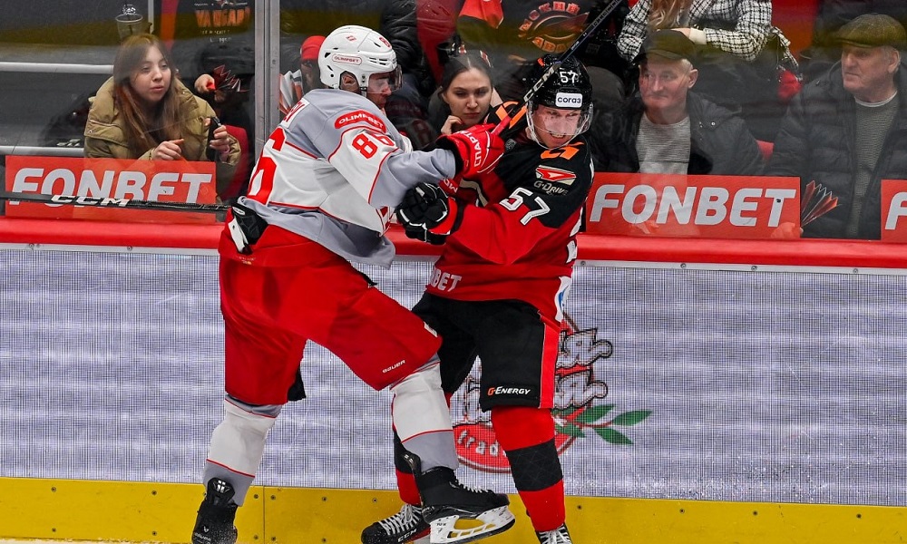 Омский «Авангард» планирует обменять ещё одного игрока — нападающего Алексея Макеева