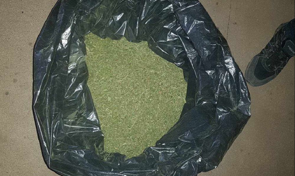 Омич решил, что марихуана поможет ему бросить курить табак