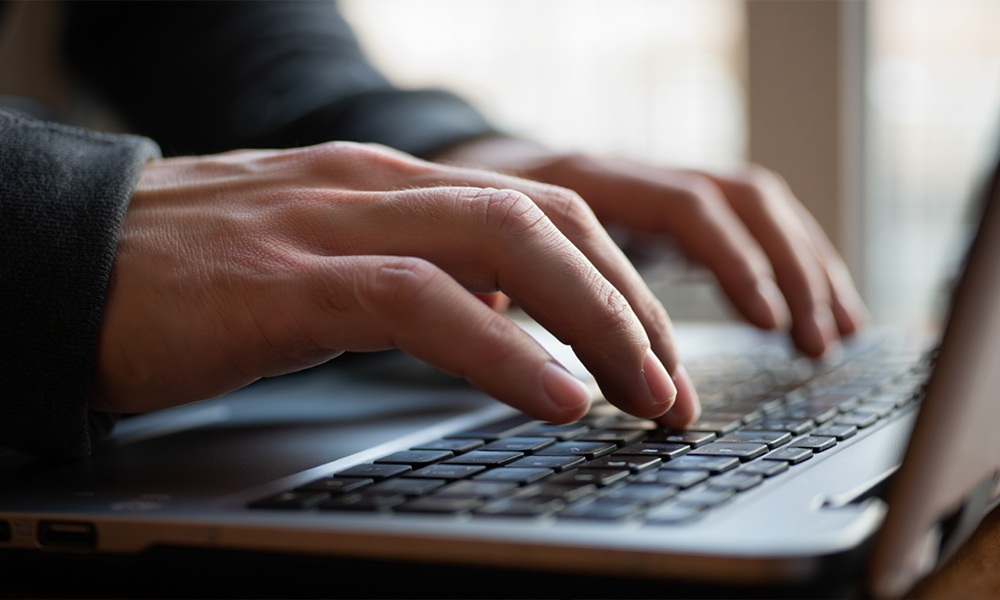 Минстрой Омской области публикует в своих соцсетях фотоотчёты со строительных площадок