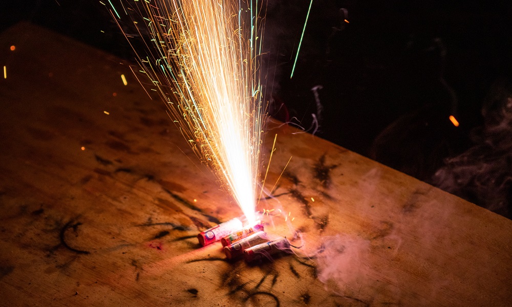 ФСБ предупреждает омичей об опасности петард