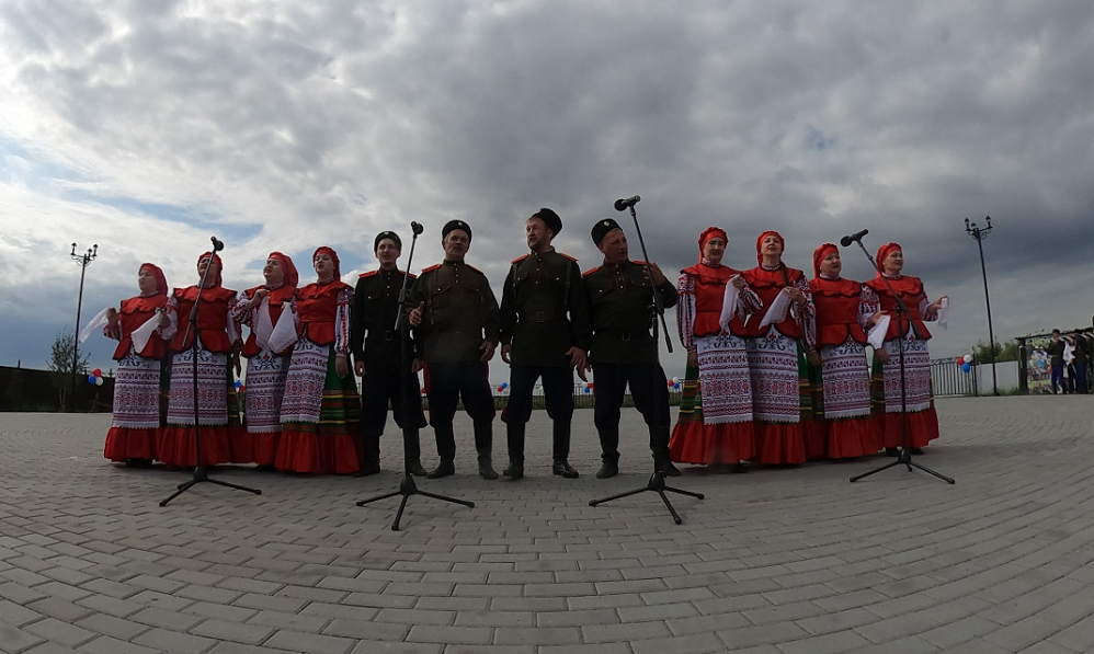 На новой видовой площадке в селе Иртыш Черлакского района прошло первое театрализованное представление