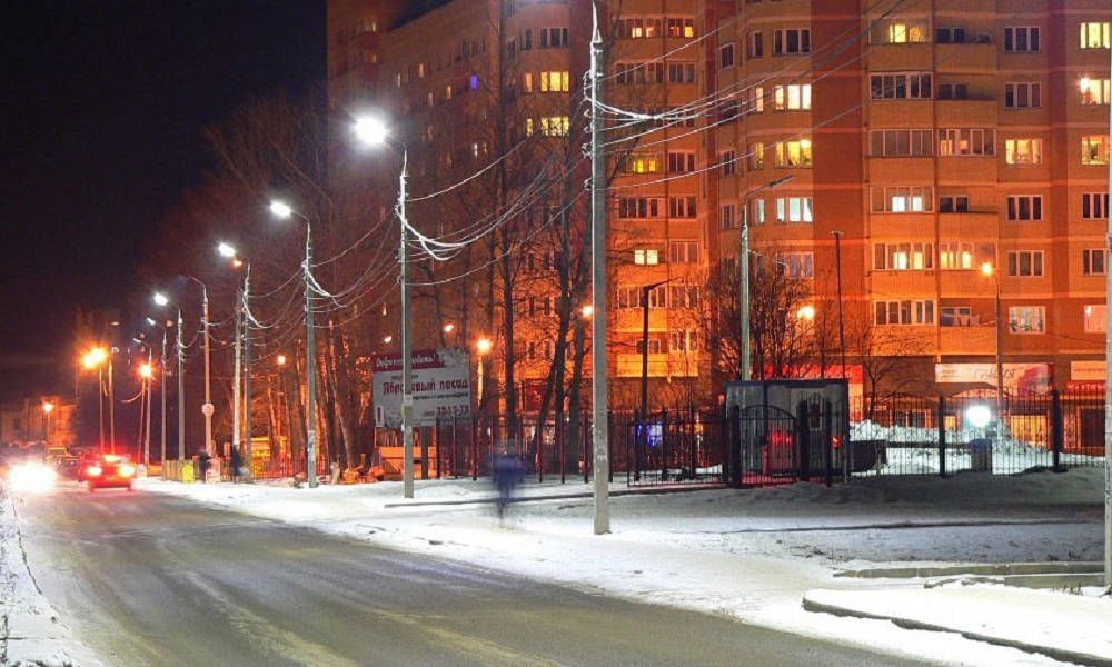 В Омске в микрорайоне Космическом восстановили линию наружного освещения