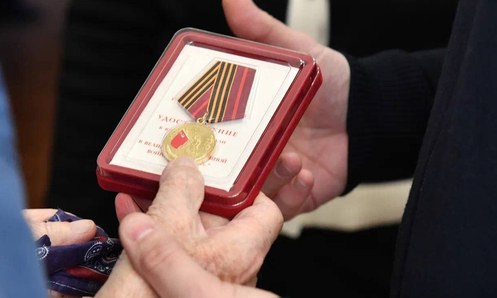 По поручению губернатора ветераны Великой Отечественной войны получили выплаты к 80-летию Победы