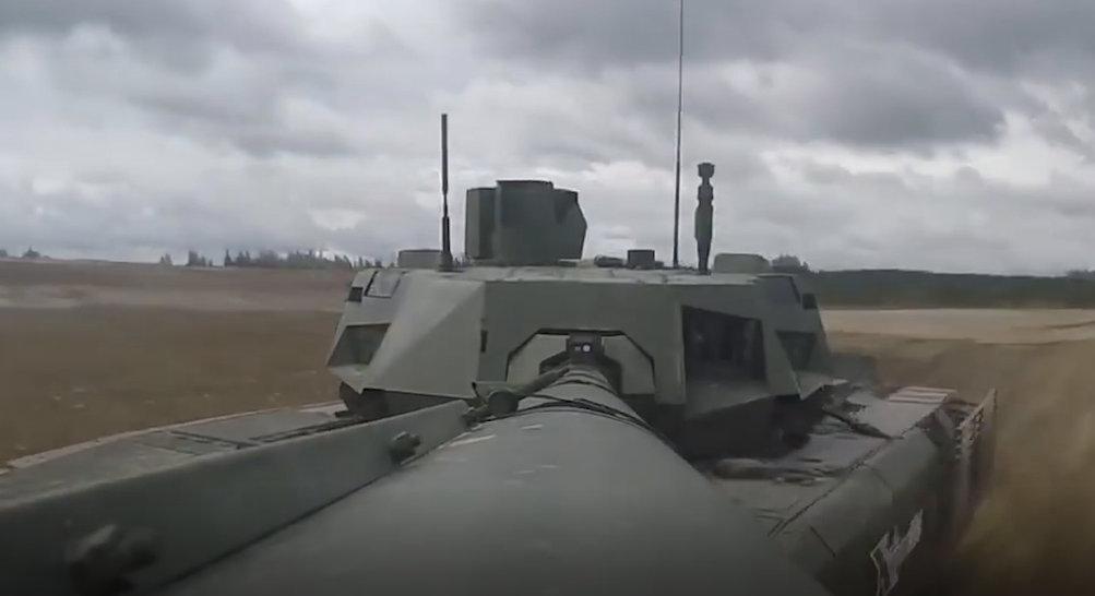 Омские курсанты научатся ремонтировать танки "Армата"