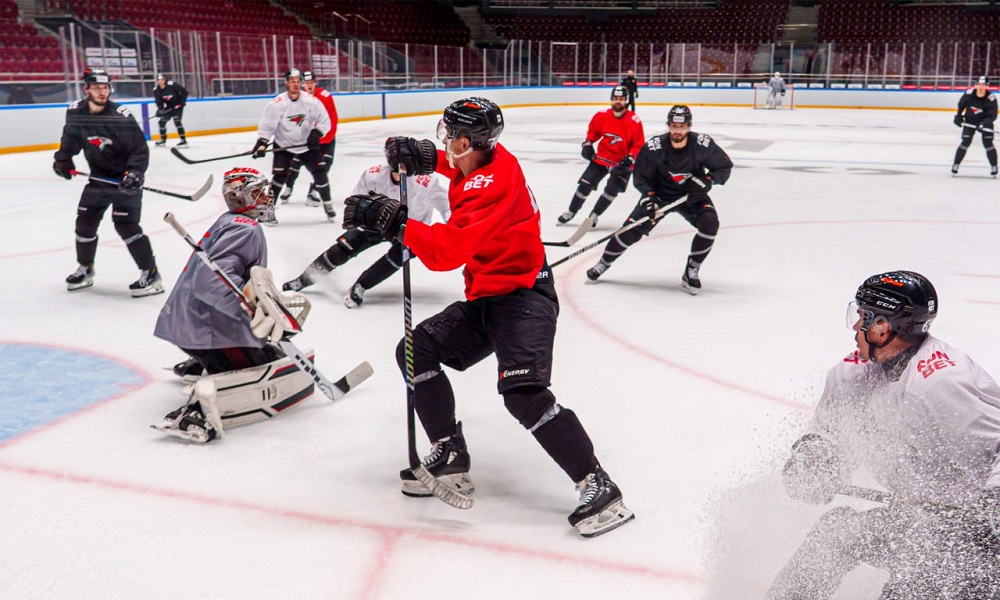 Омский «Авангард» сыграет с нижнекамским «Нефтехимиком»