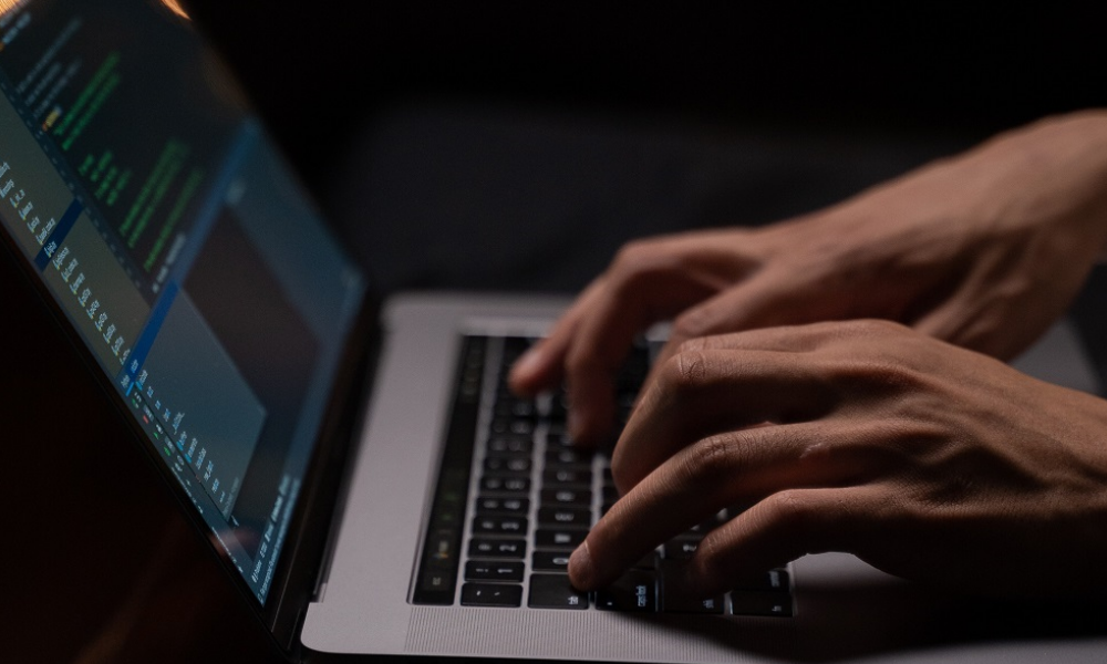 Роскомнадзор сообщил об утечке в сеть больше 230 записей с личной информацией россиян 