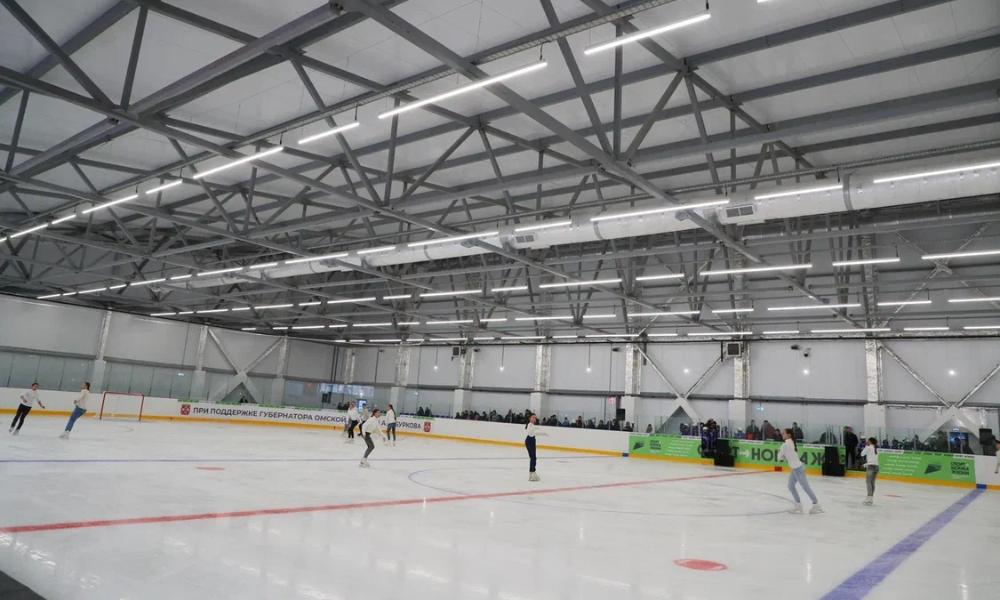 В Омске для детей военнослужащих продлили бесплатные катания на коньках 