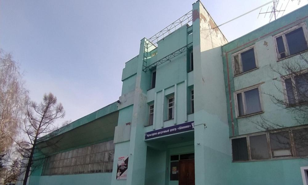 Омичи обеспокоились судьбой коллективов ДК «Шинник»