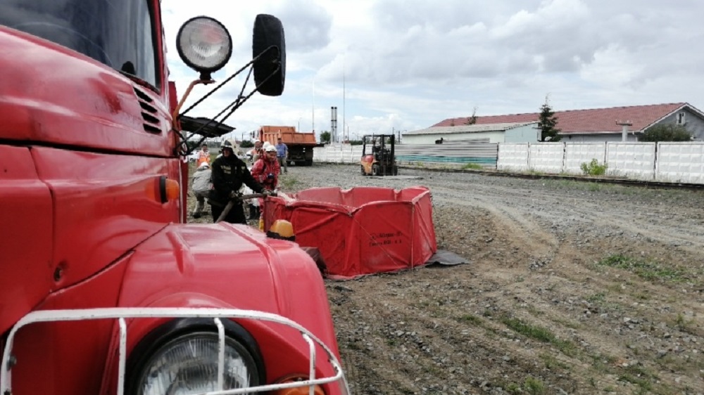 На железнодорожной станции в Омске произошла утечка химического вещества 