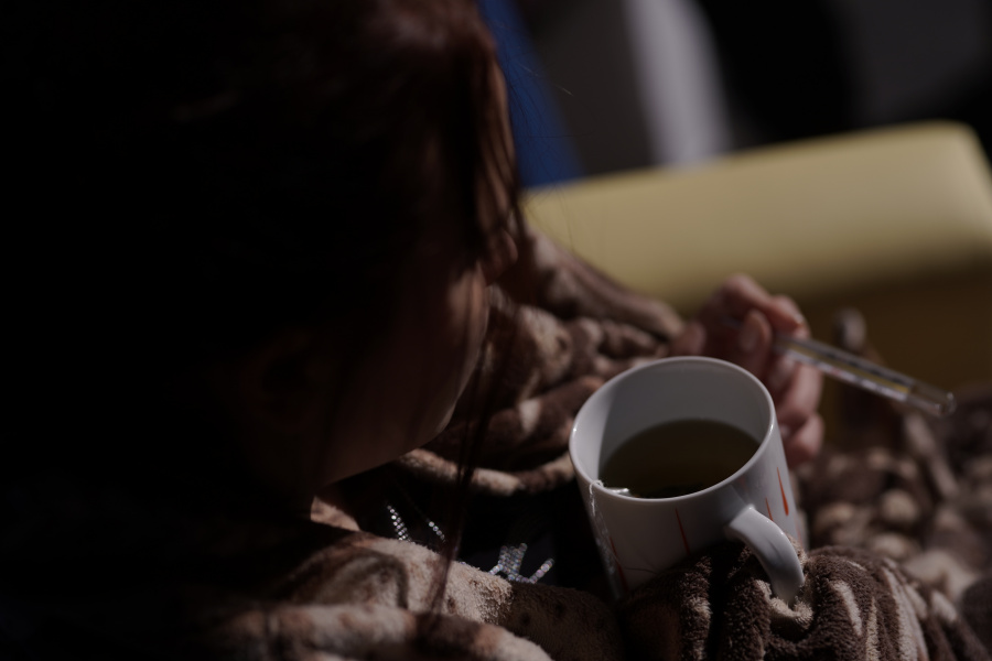 В Омске число заболевших COVID-19 сократилось почти на треть