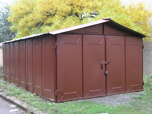 Владельцы незаконно размещённых гаражей принесли бюджету почти 1 млн рублей