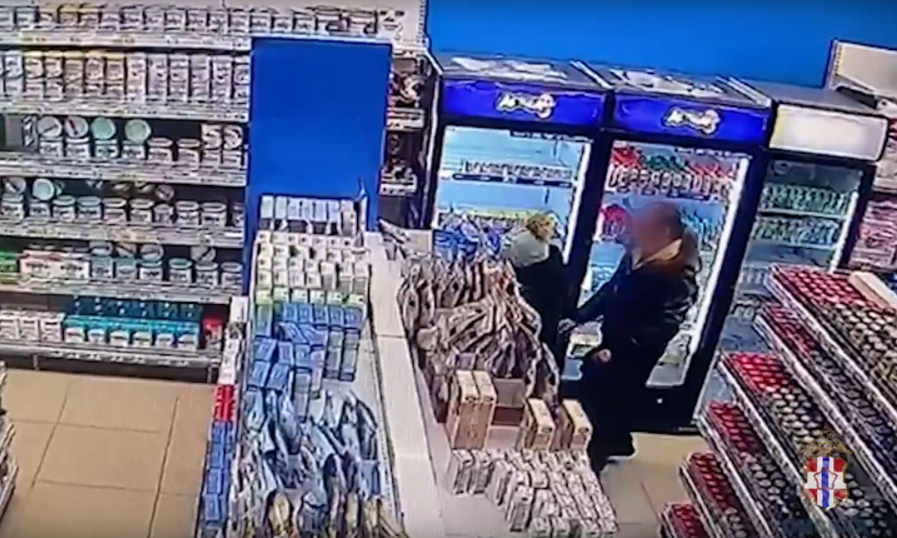 50-летний омич совершил две крупные карманные кражи  