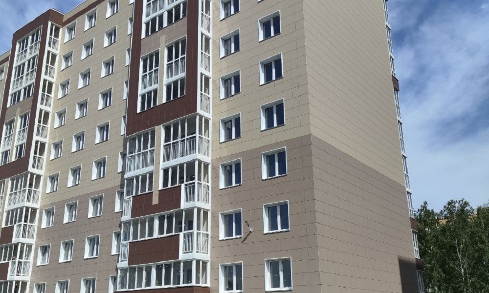 На Левобережье Омска сдали в эксплуатацию 11-этажный жилой дом