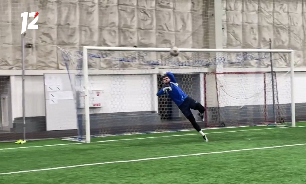 Футболисты омского «Иртыша» показали, как проходят тренировки в преддверии первенства России 