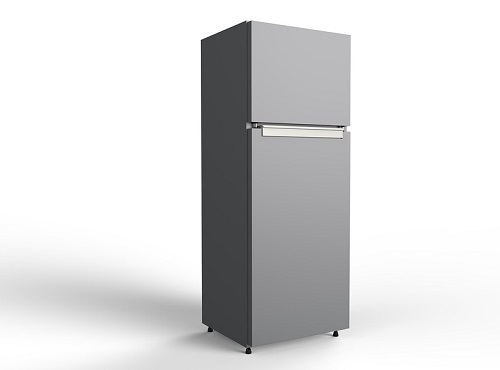 На Левобережье Омска вспыхнул холодильник на балконе