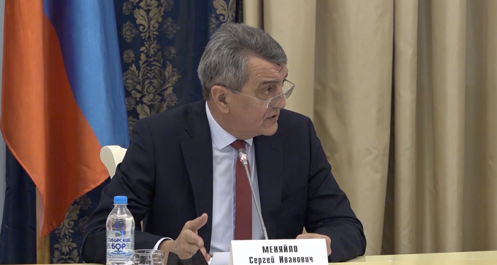 Полпред президента Сергей Меняйло рассказал о вакцинации против COVID в Сибири