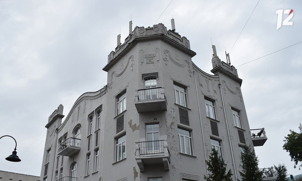 Тайны «Замка» на ул. Валиханова: департамент культуры Омска впервые пустил экскурсантов в своё здание