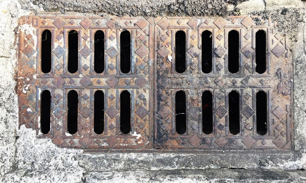 Идёт подготовка к реконструкции ливневой канализации на улице Заозёрной